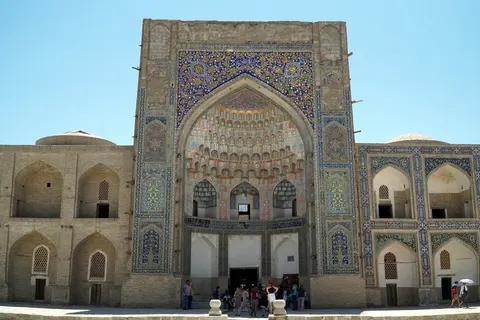 Abdullaziz Khan madrasa entrance